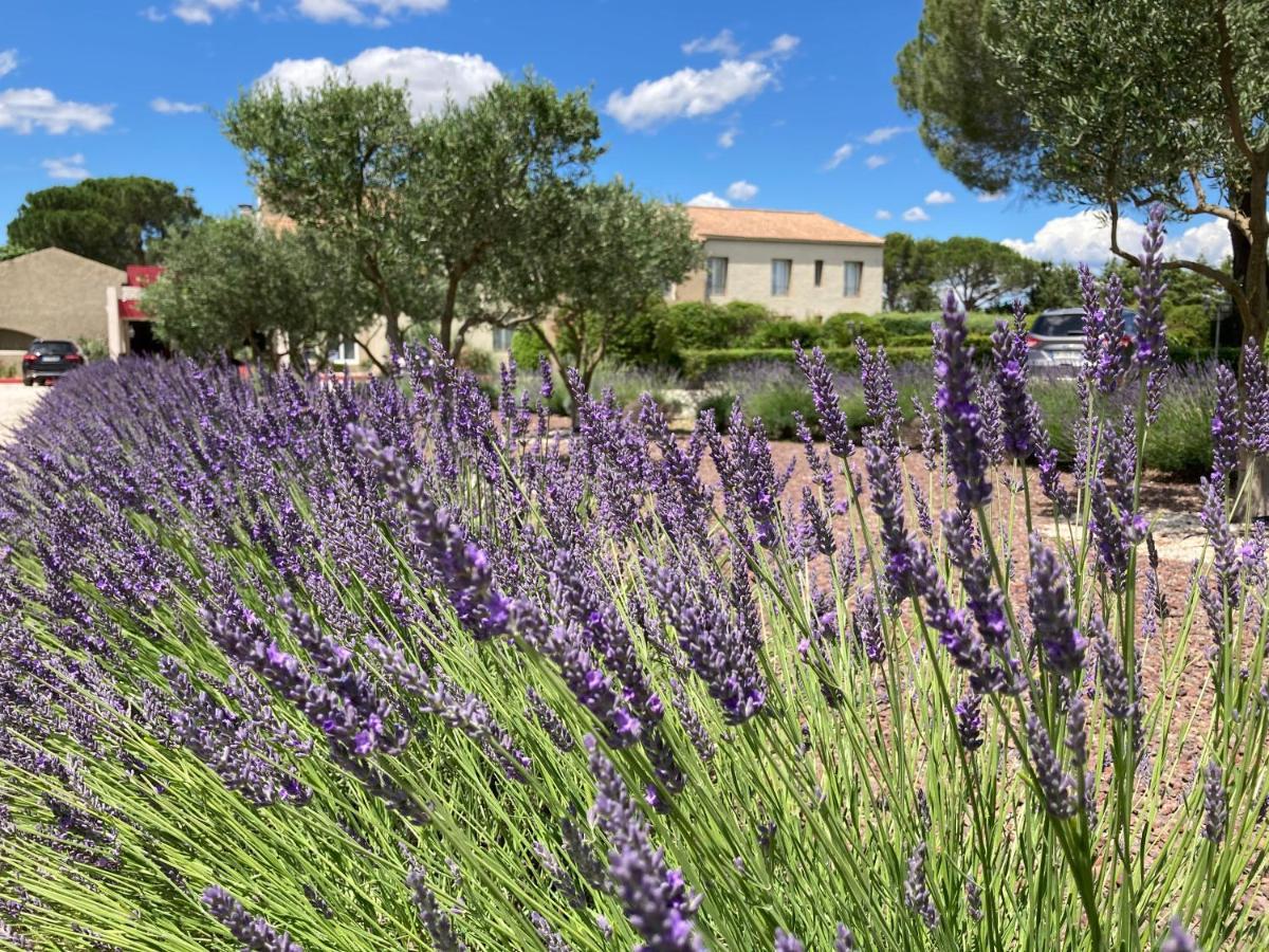 Hotel Logis Restaurant Les Aubuns